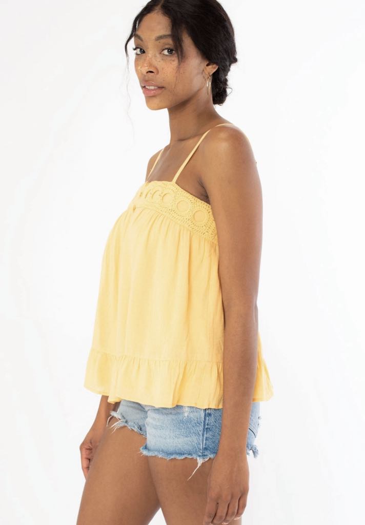 Daisy crochet trim top