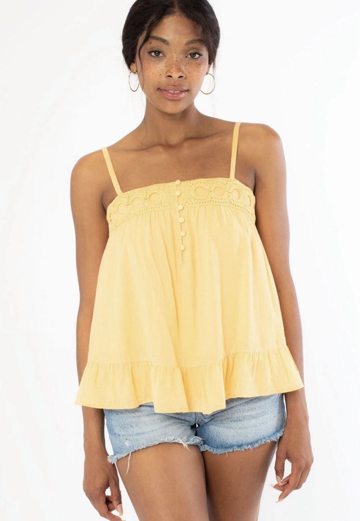 Daisy crochet trim top