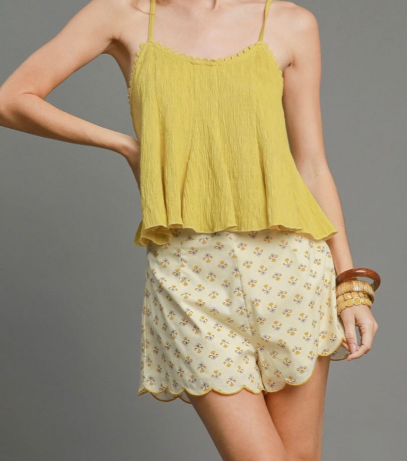 Honey scalloped short